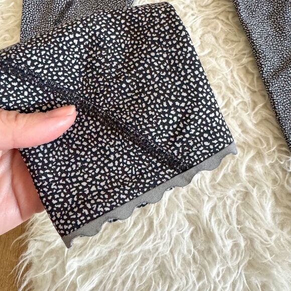 Lululemon Tight Stuff Tight II - Chakra Print Alpine White Black | Size 4 - Picture 4 of 8